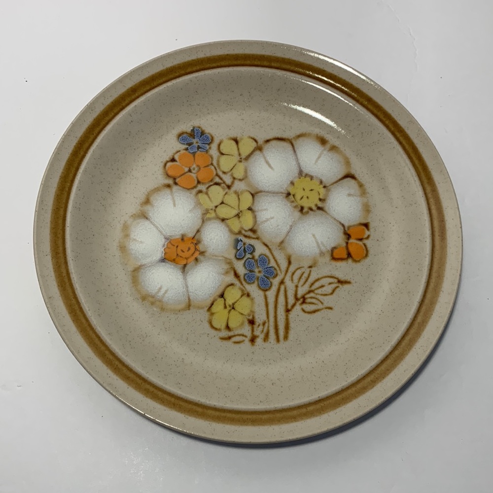 VTG Stoneware Japan Family Table All Seasons Summer Salad Dessert Plates 7.75”